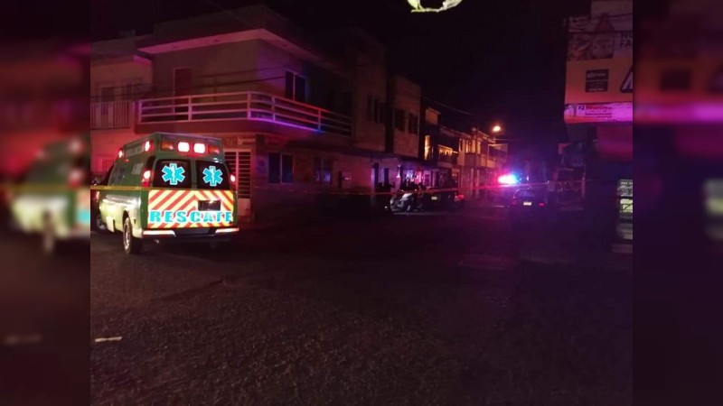 Comando irrumpe en vivienda de Zamora y balea a 3 personas; hay 1 muerto 