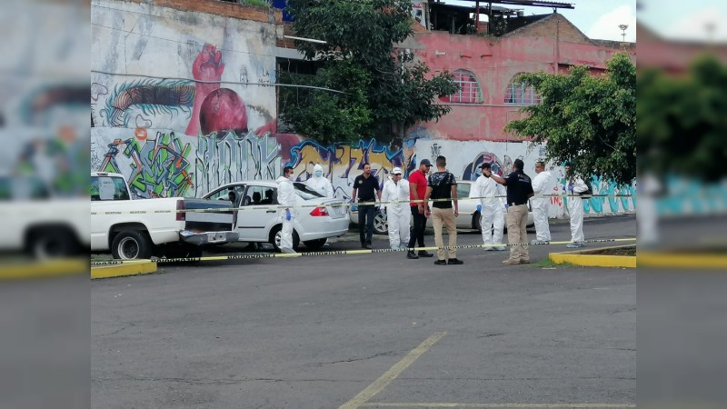 Hombre se suicida dentro de su auto, en Morelia  