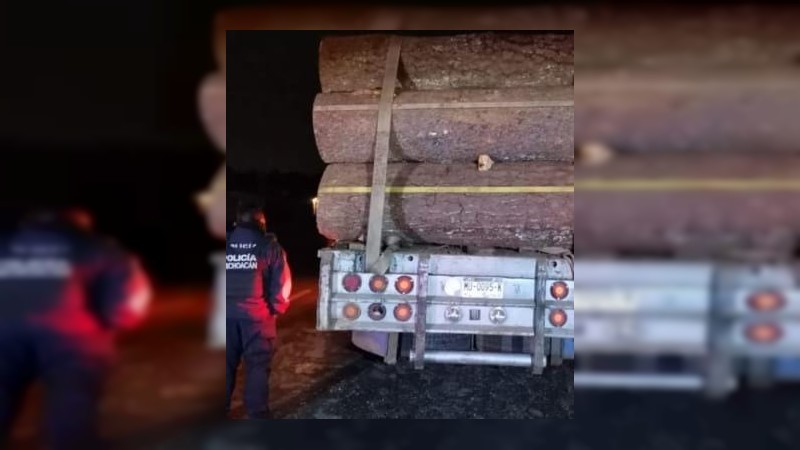 Asegura SSP 3 camionetas con madera talada ilegalmente, en Hidalgo 
