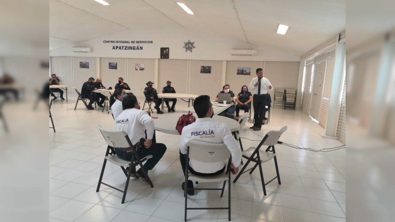 Imparte FGE capacitación a policías desplegados en la Región de tierra caliente