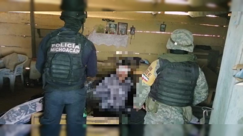 Soldados y policías rescatan a secuestrado, en casa de seguridad de Coalcomán 