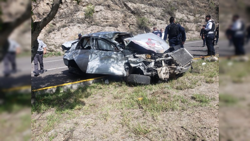 Día de percances automovilísticos en Michoacán; muere conductor, en la Morelia-Pátzcuaro 