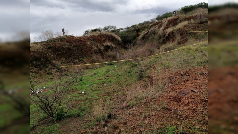 Encuentran 3 cadáveres calcinados, en predio de Tangancícuaro 