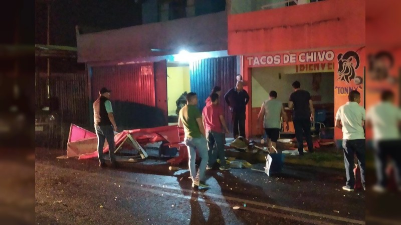Fuga de gas provoca explosión en taquería, en Morelia