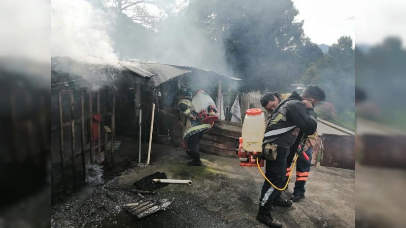 Se incendia vivienda, en Zitácuaro