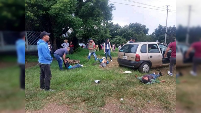 Identifican a los fallecidos y heridos del choque entre patrulla y auto, en Zitácuaro 