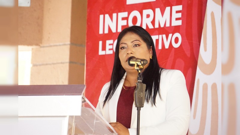  Zenaida Salvador realiza segundo informe legislativo