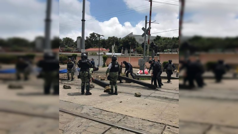Deja enfrentamiento en Uruapan, 14 policías heridos 