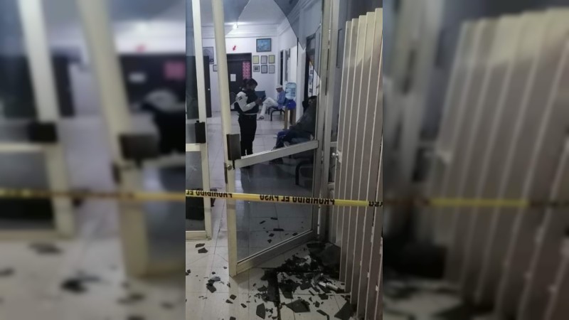 Terror en clínica de Morelia: sicarios irrumpen y rematan a un hombre 