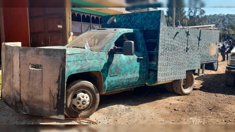 Operativo en Salvador Escalante: 6 detenidos, 24 autos asegurados y narcocampamento destruido 
