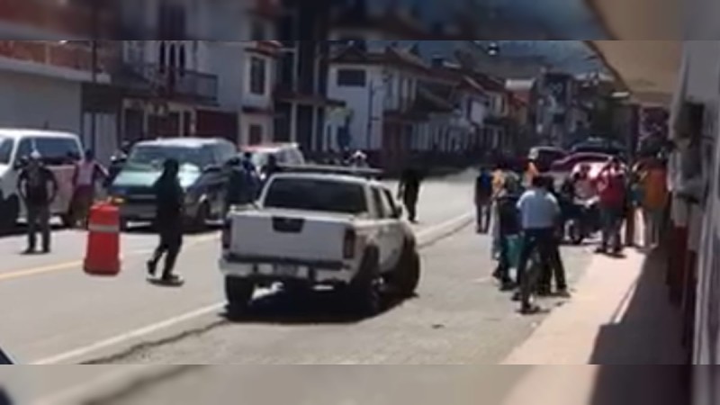 Sicarios irrumpen,  en tienda de Pátzcuaro y ejecutan a una mujer 