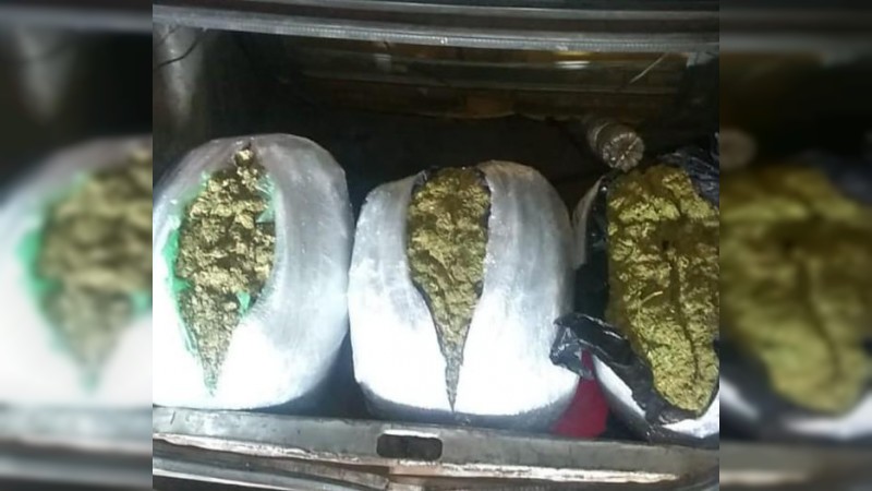 Detiene SSP a dos en posesión de cuatro kilos de marihuana, en Madero