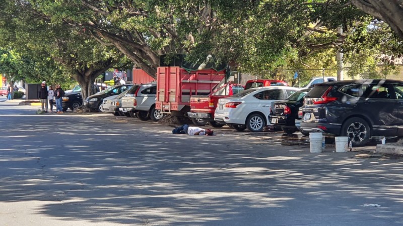 Matan a 2 lavadores de autos, en plena plaza de Zamora 