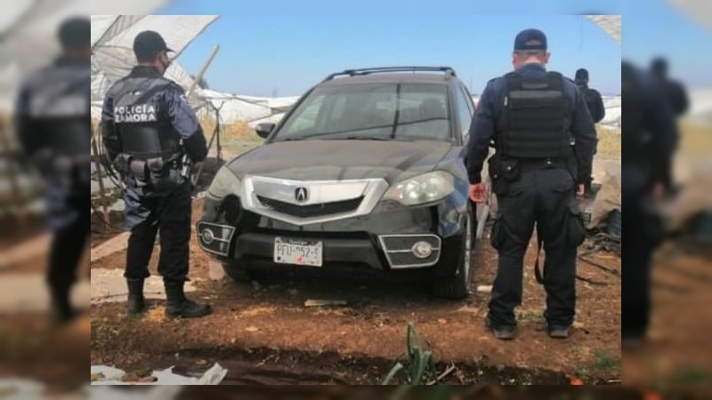 Asegura SSP 2 vehículos con reporte de robo, en Zamora