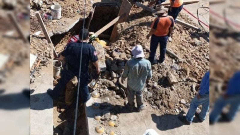 Se derrumba paredón y sepulta a trabajador, en Uruapan 
