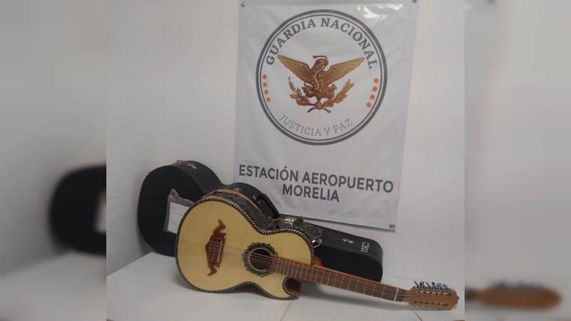 Dentro de guitarra pretendían mandar droga desde Morelia a EU; GN lo impide 