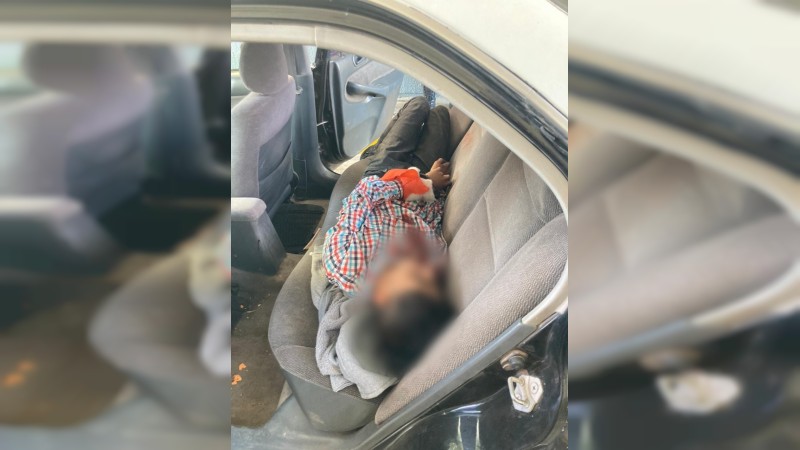 Zamora: encuentran a menor esposado y baleado, dentro de un auto 
