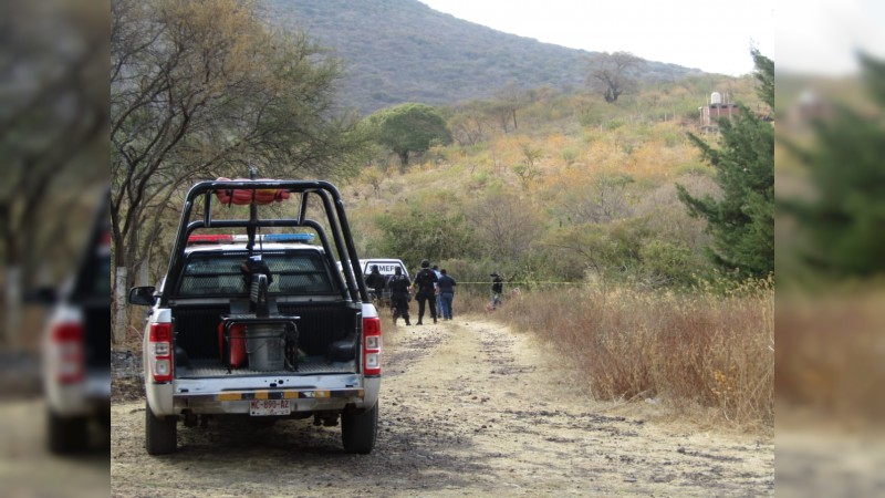 Otra mascare en Michoacán: tiran 6 cadáveres, en camino de Tacámbaro 