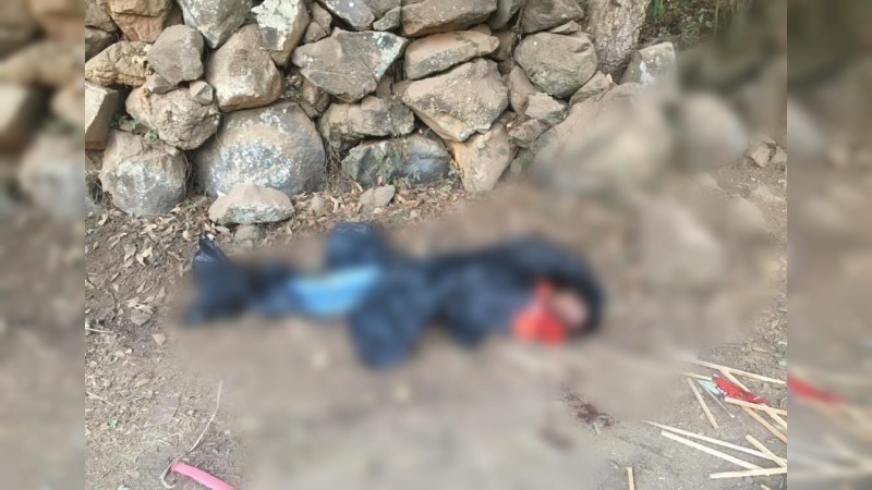 Dejan cadáver embolsado, en calles de Pátzcuaro 