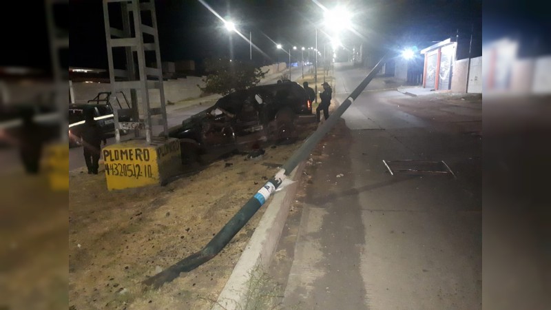 Morelia: 2 muertos y 2 heridos, luego de que chico de 15 años perdiera el control de su auto 