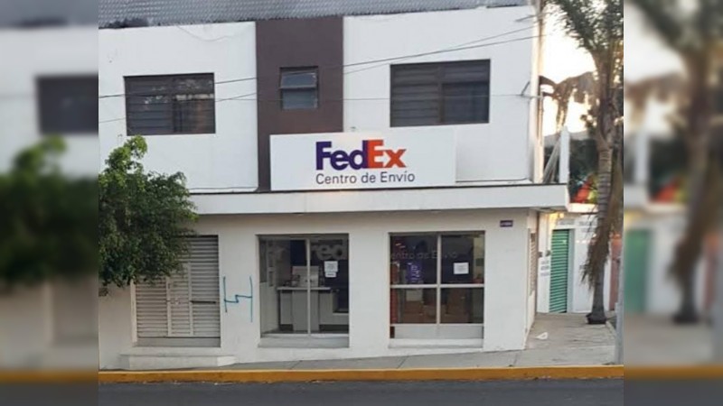 Empistolados atracan sucursal de FedEx, en Morelia
