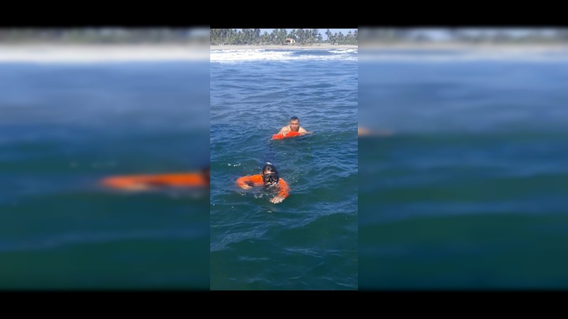 Armada rescata a 2 bañistas que fueron arrastrados mar adentro, en LC 