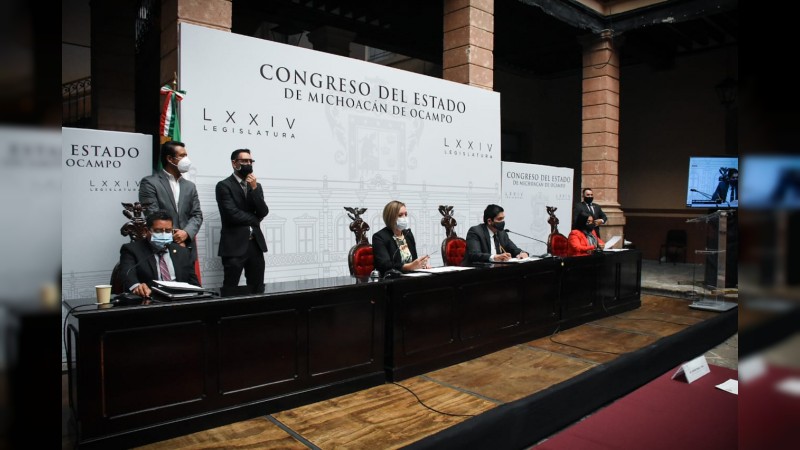 Notifican Ayuntamientos a Congreso local licencias de 13 presidentes municipales