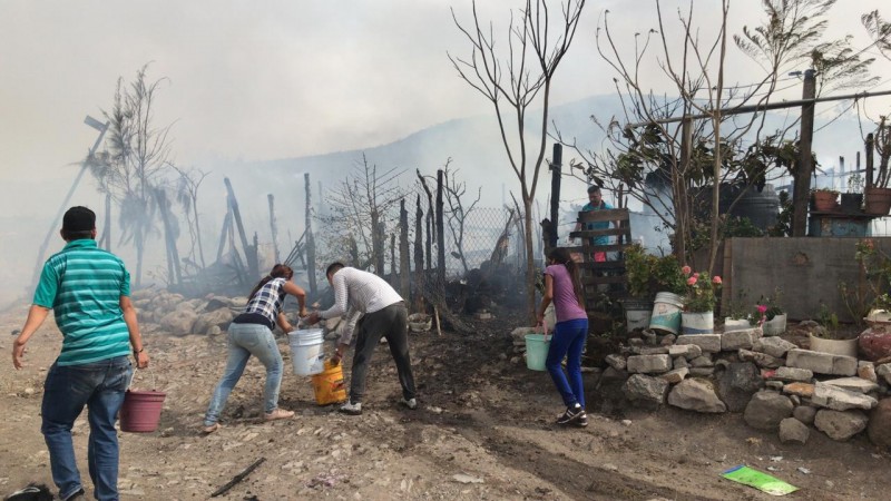 Incendio arrasa con 15 viviendas, en Morelia   