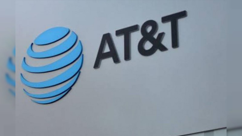 Solitario ladrón asalta tienda de AT&T, en plaza de Morelia  y golpea a empleada 