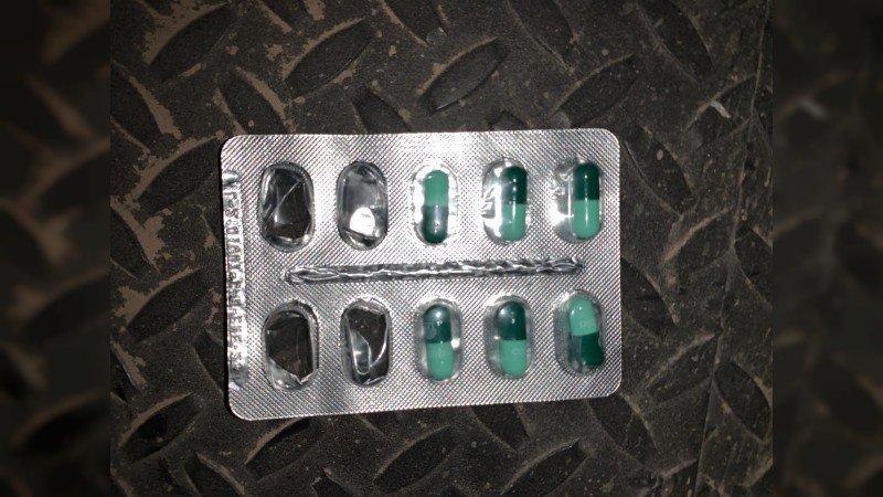 En Zitácuaro, detiene SSP a uno en posesión de pastillas psicotrópicas y un vehículo