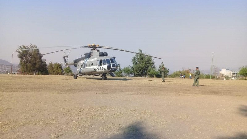 Arriba helicóptero para combatir incendio en Ciudad Hidalgo y Jungapeo  