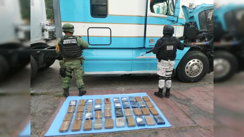 Militares aseguran más de 40 kilos de cocaína y detienen a 2, en Vista Hermosa