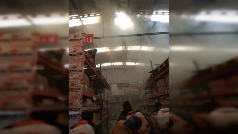 Se incendia súper mercado, en Zitácuaro  
