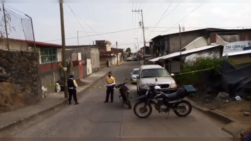 Uruapan: dentro de local de maquinitas, ejecutan a 2 personas 