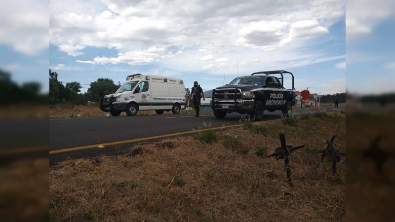 Un muerto, tras volcadura de auto en la carretera Morelia-Pátzcuaro 