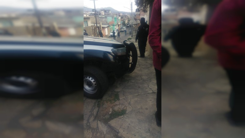Dejan varios cadáveres dentro de camioneta, en Zitácuaro 