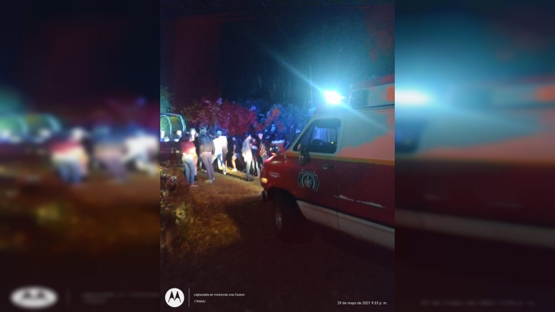 Zitácuaro: gente armada irrumpe en fiesta dentro de vivienda y atraca a asistentes