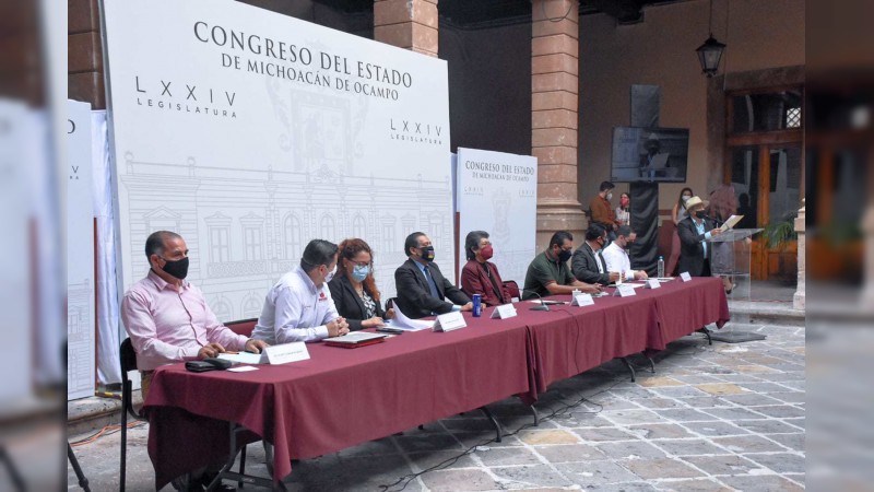 Realizan foro para los trabajadores de la educación en Michoacán