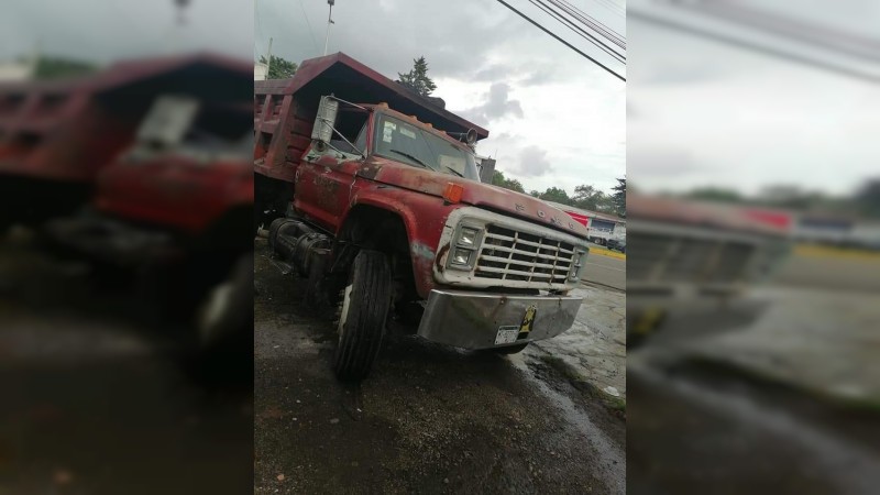 Grupos armados continúan incendiando autos, en Zitácuaro  