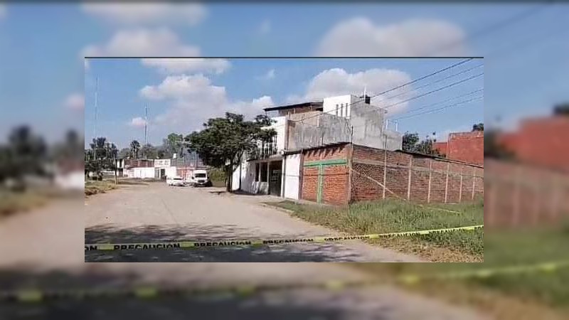 Sicarios asesinan a taxista, cuando circulaba por calles de Uruapan 