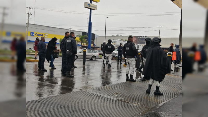 Nuevamente, policías bloquean el Libramiento Sur en demanda de pagos 