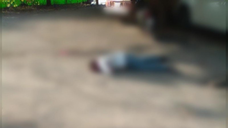 Asesinan a empresario en estacionamiento de El Sinaloense, en Apatzingán