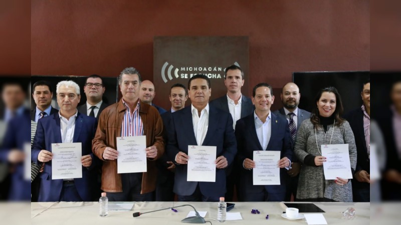 Firman Silvano Aureoles y empresarios acuerdo para crear fideicomiso por la seguridad