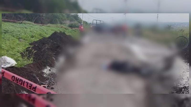 Dos mujeres sufren percance en moto, en Ixtlán; una muere 